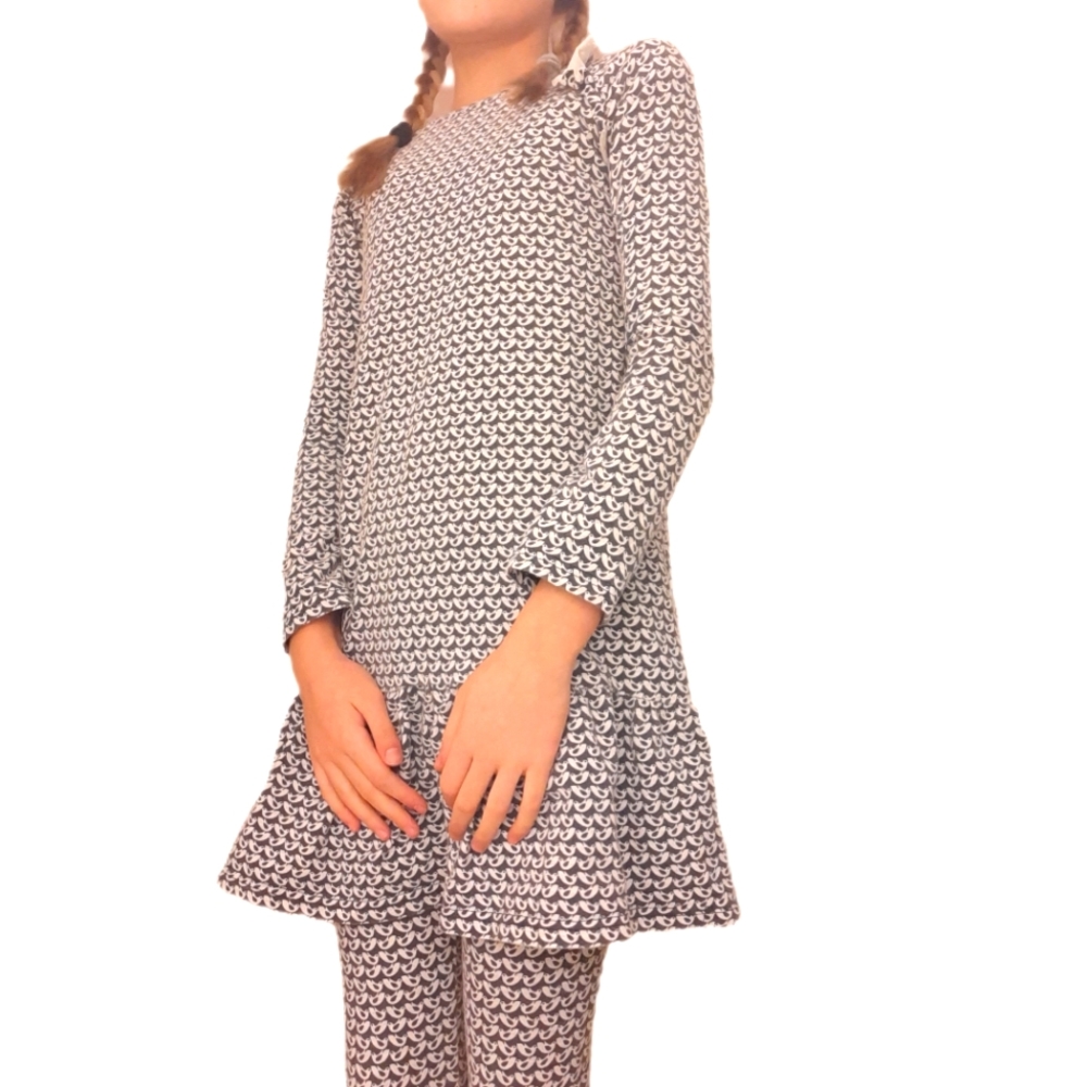 Deuae nar Deuae dress and legging set